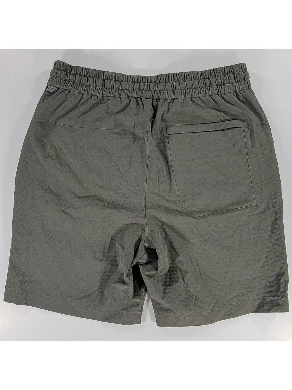 Lululemon Bowline Shorts Mens Medium  Green Athletic Gym Pockets Stretch